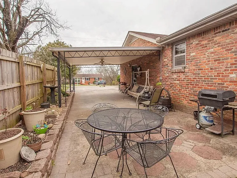 3936 Plantation Dr — Photo 33