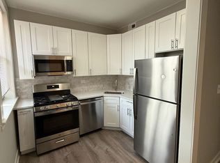 6517 N Newgard Ave #3C, Chicago, IL 60626