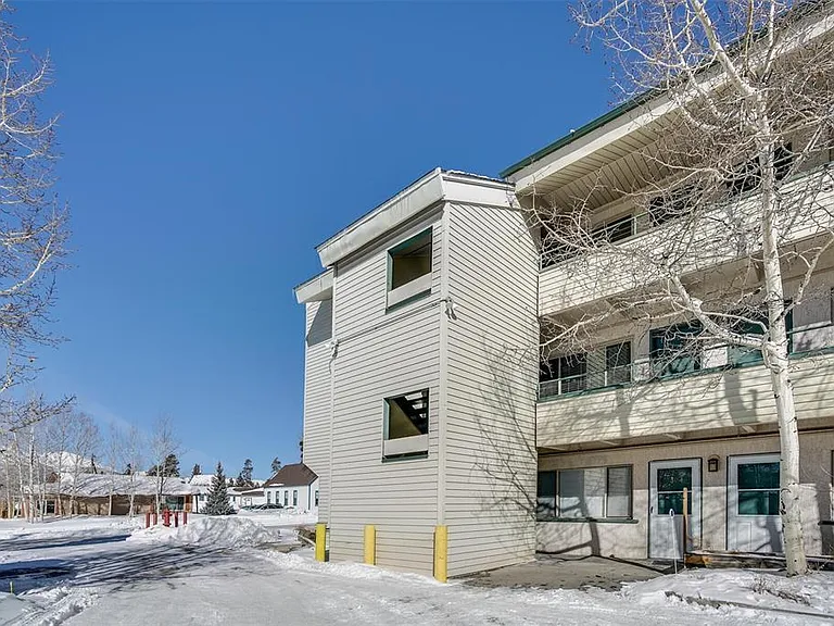 370 E La Bonte St #305 — Photo 21