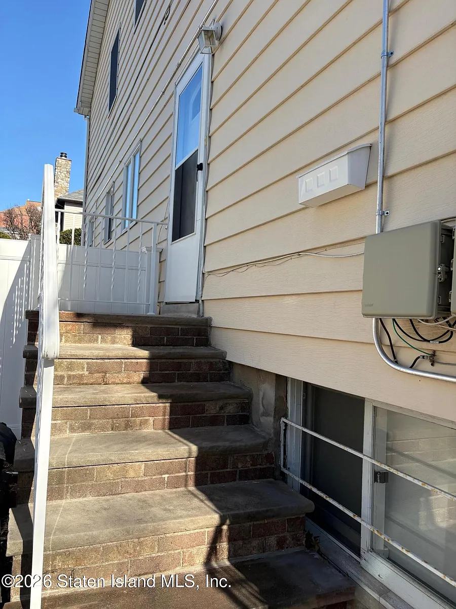 Building Photo - 69 Remsen St #1