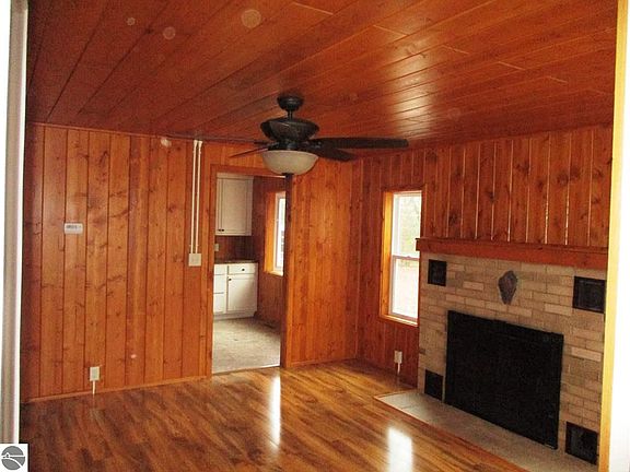 5th image of 3505 Saginaw St