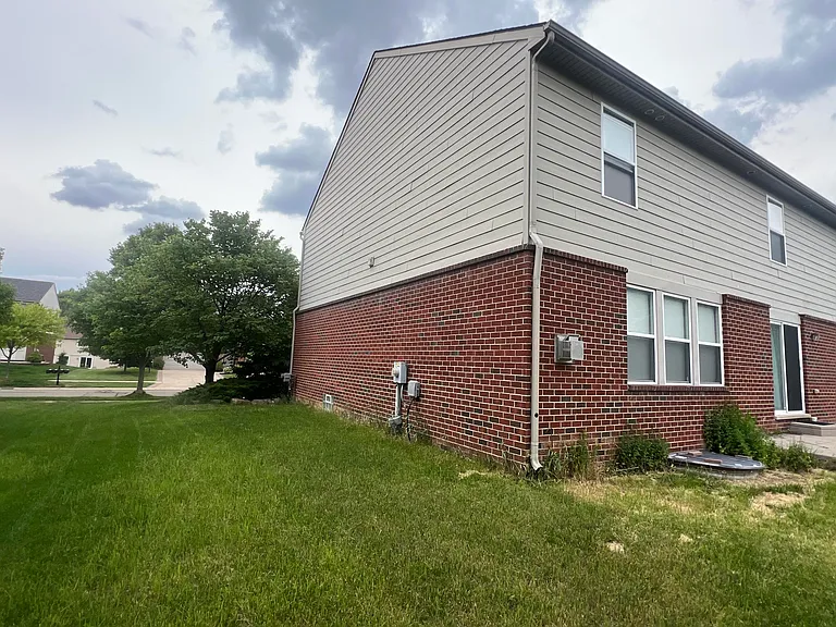 24668 Thatcher Dr — Photo 2
