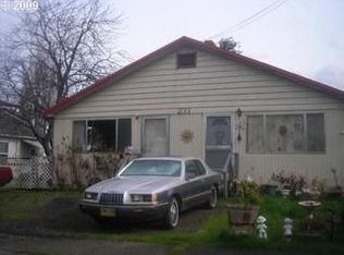 231 A St, Myrtle Point, OR 97458