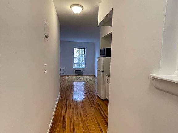 5th image of 319 W 21st St #2C