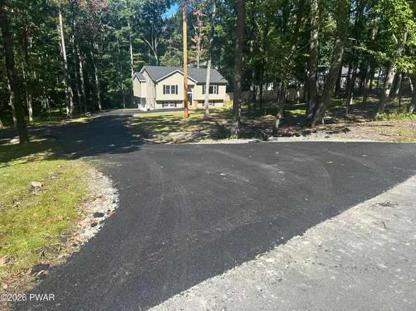 119 Almond Ct, Milford, PA 18337