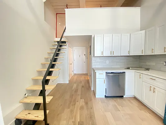 Rented by Dream Space Realty | media 13