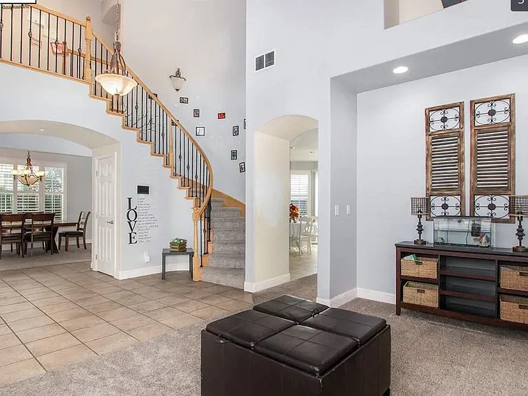 2380 Fernwood Ln — Photo 5