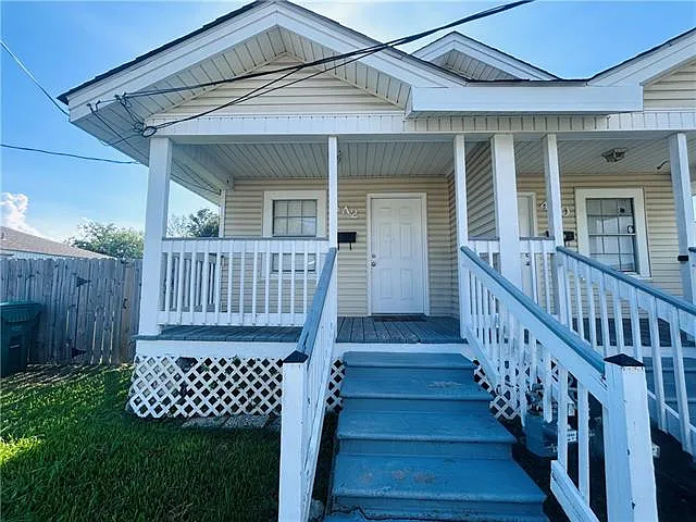 442 Westwood Dr — Photo 2