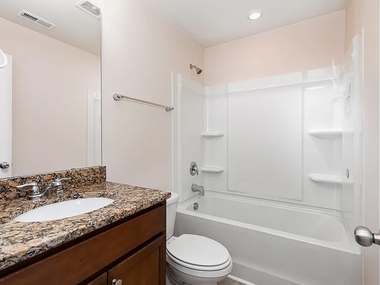 1009 Sycaten St — Photo 22