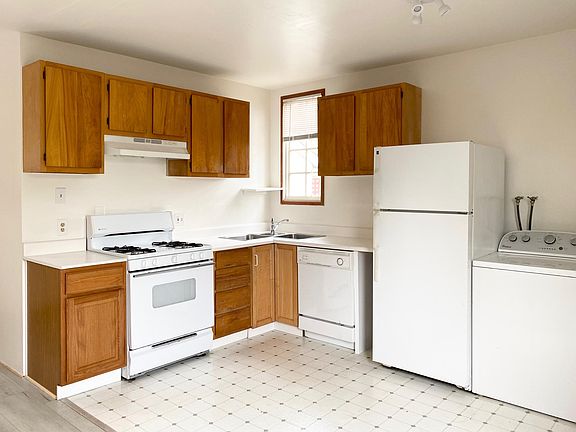 3rd image of 737 Flower Ave #B