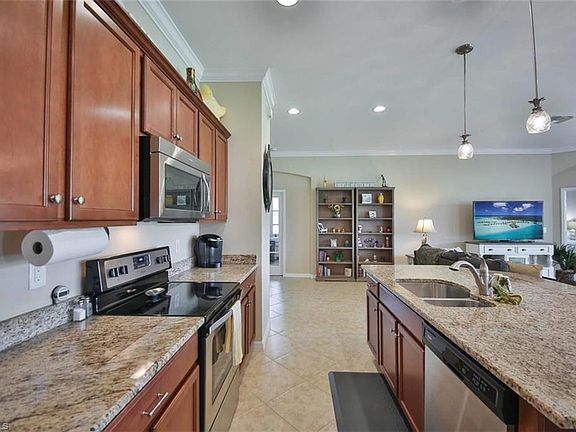 Pretty granite and stainless appliances