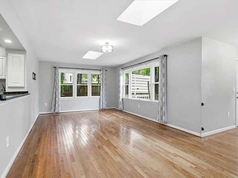 6330 Airlie Rd — Photo 9