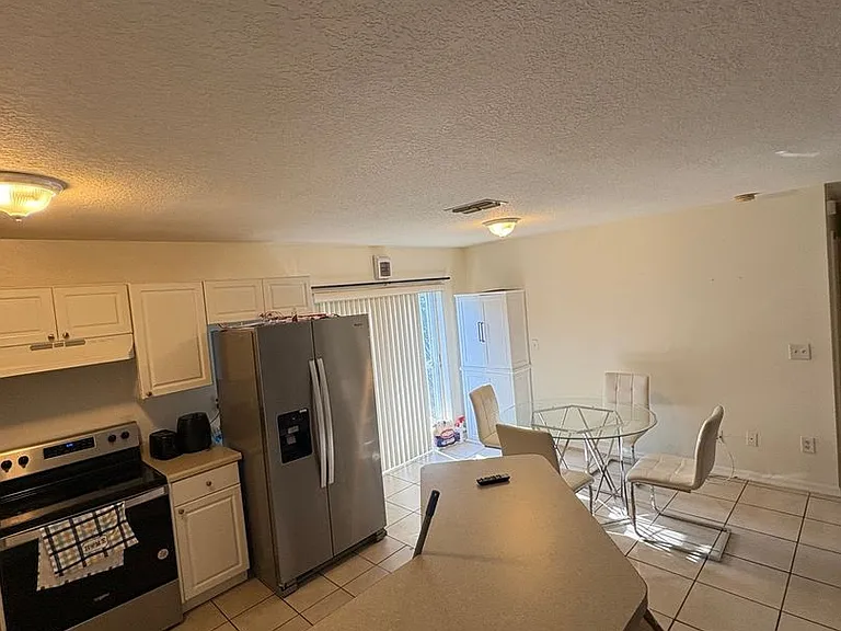 2609 E Emma St — Photo 6