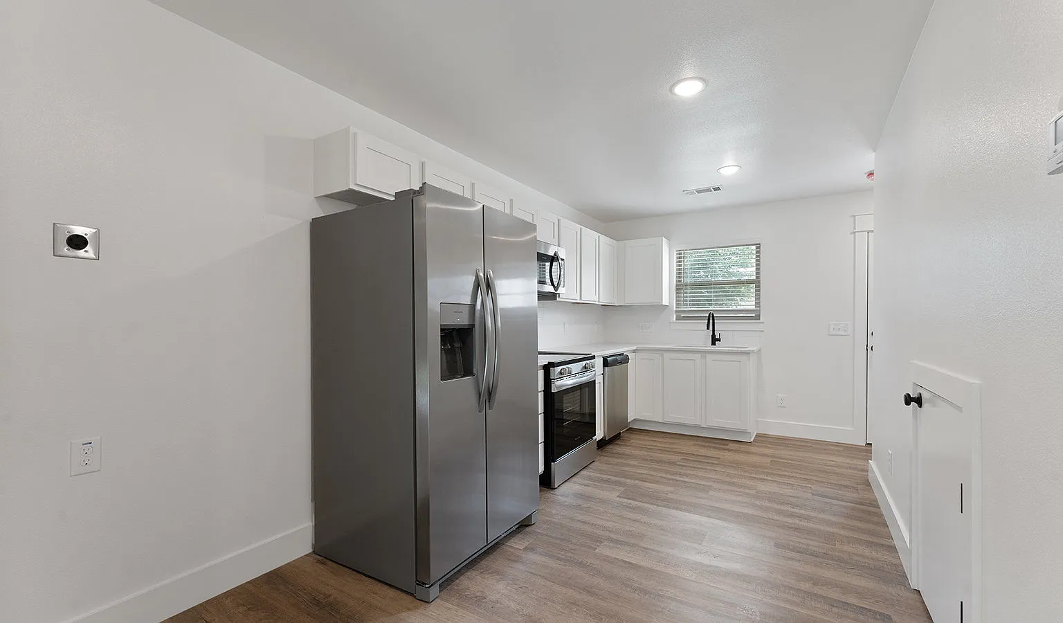 2 bed, 1.5 bath, 772 sqft, $1,395 — Photo 3