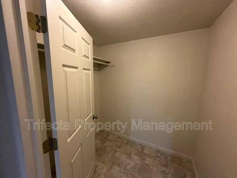 2718 Garden Dr — Photo 19