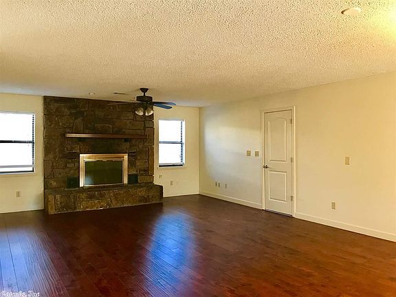 2nd image of 135 Cozy Acres Ter