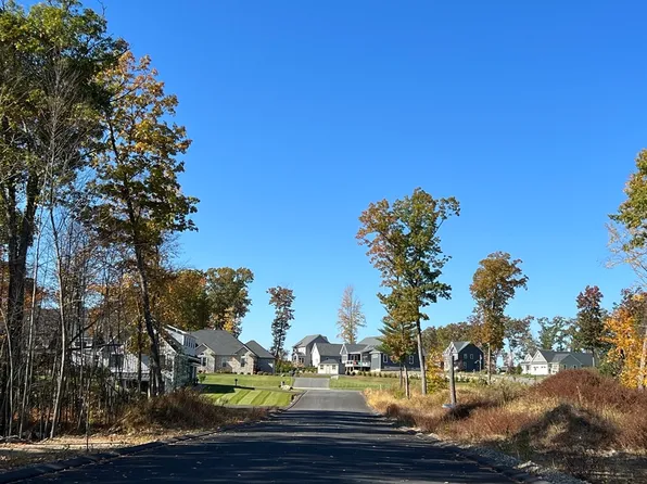 72 Balsam Hill Rd, Ludlow, MA 01056