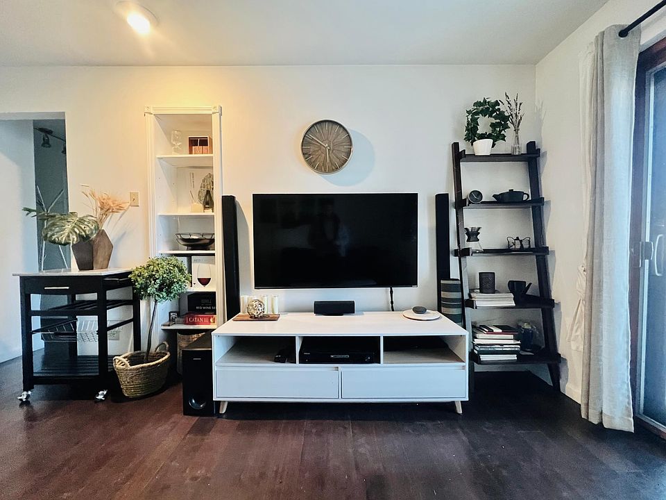 1st image of 3210 Clifton Ave APT B