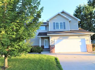 257 Cross Country Rd, Verona, WI 53593