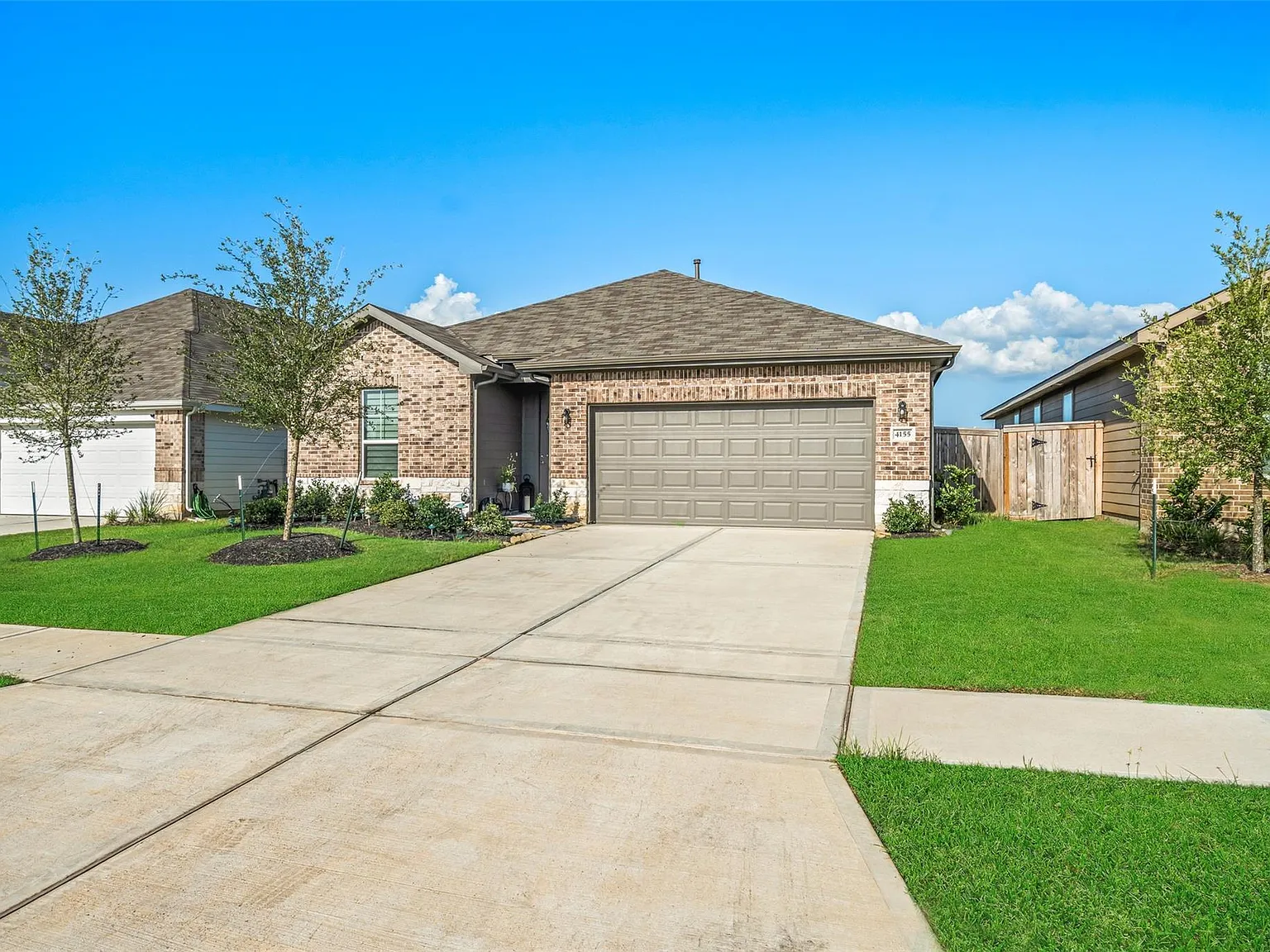 4 bed, 2.0 bath, 1723 sqft, $2,400 — Photo 3