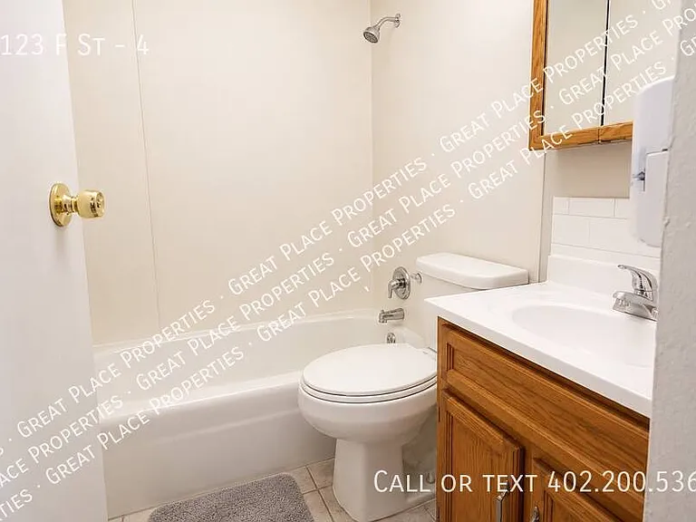 1123 F St #4 — Photo 10