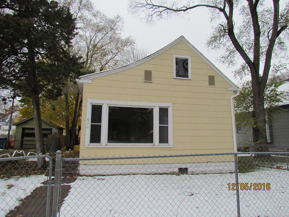 1st image of 970 Superior St