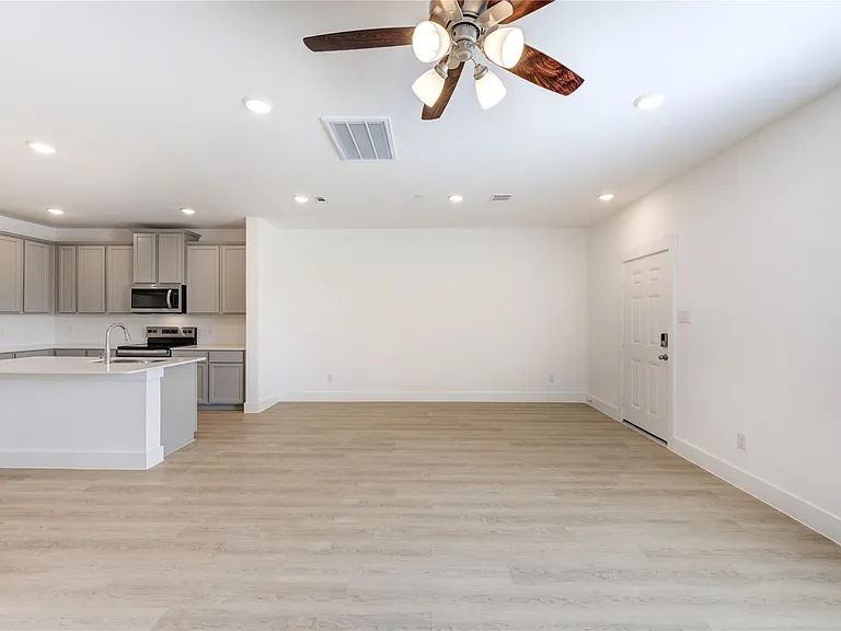 11910 De Carvalho Ln — Photo 5