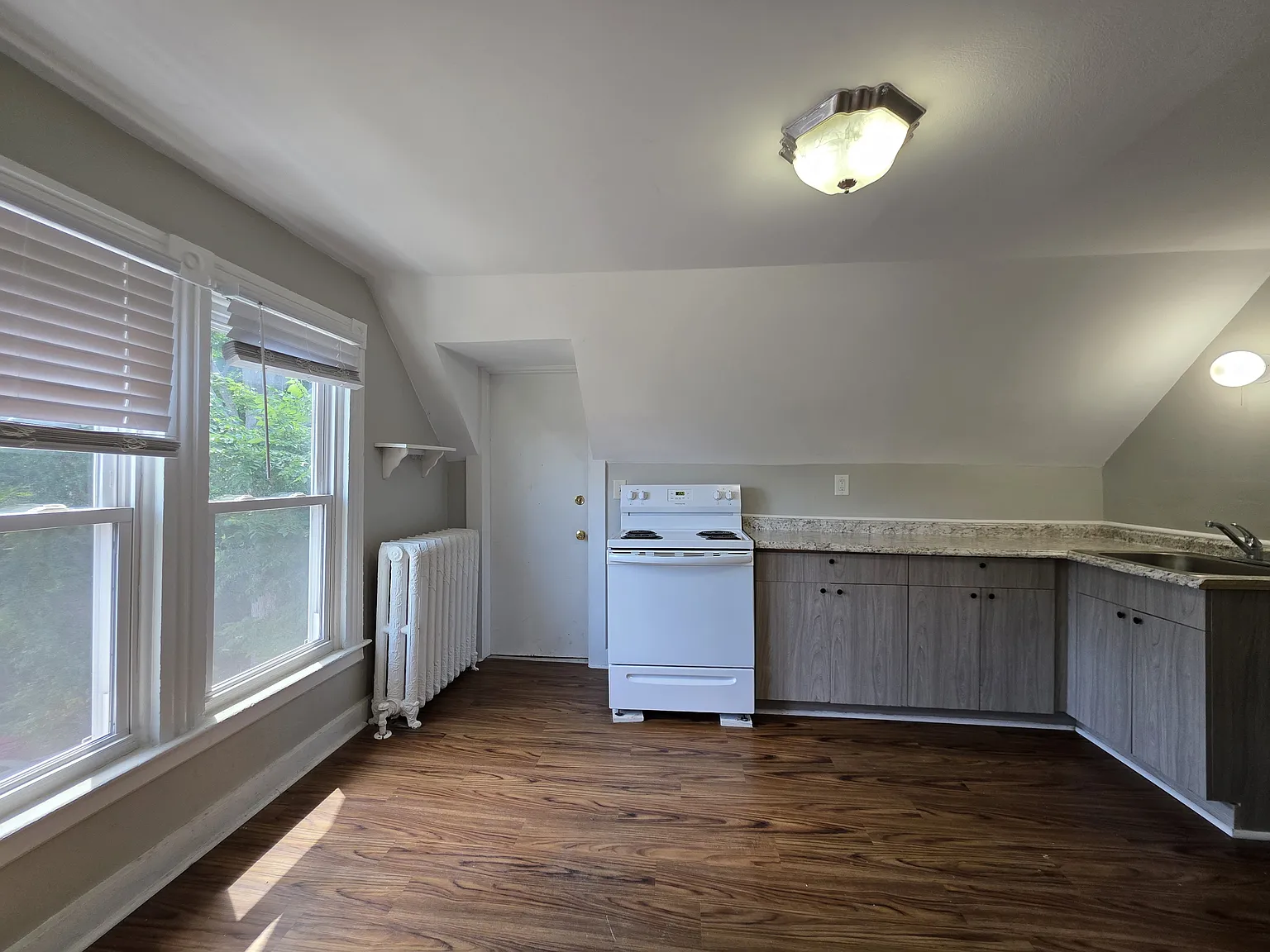 2 bed, $1,675 — Photo 2