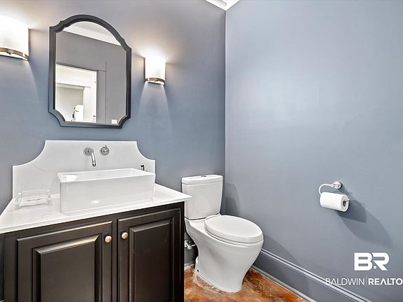 5th image of 1110 Government St APT 4