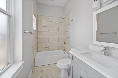 5th image of 1904 Linn St #2