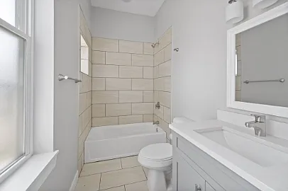 1904 Linn St #2 — Photo 5