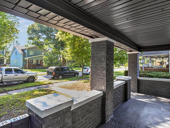 2nd image of 618 N Gladstone Ave
