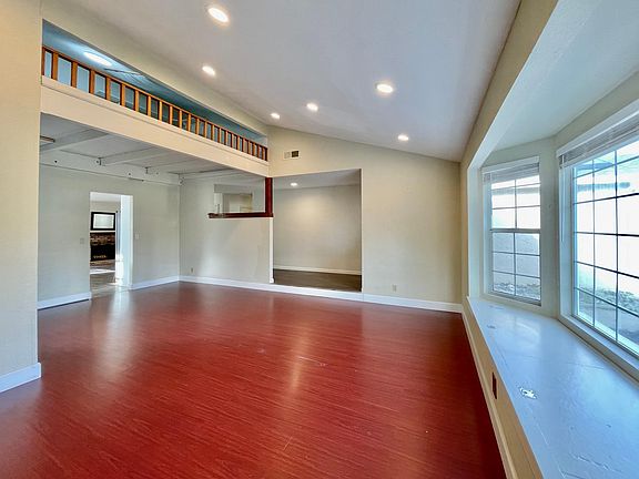 4th image of 175 Turner Ct