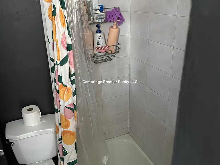 85R Glen St — Photo 6