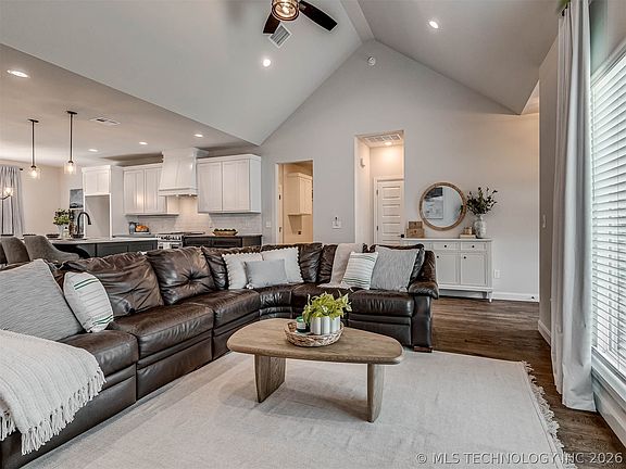 5th image of 5309 S Barnett Ave