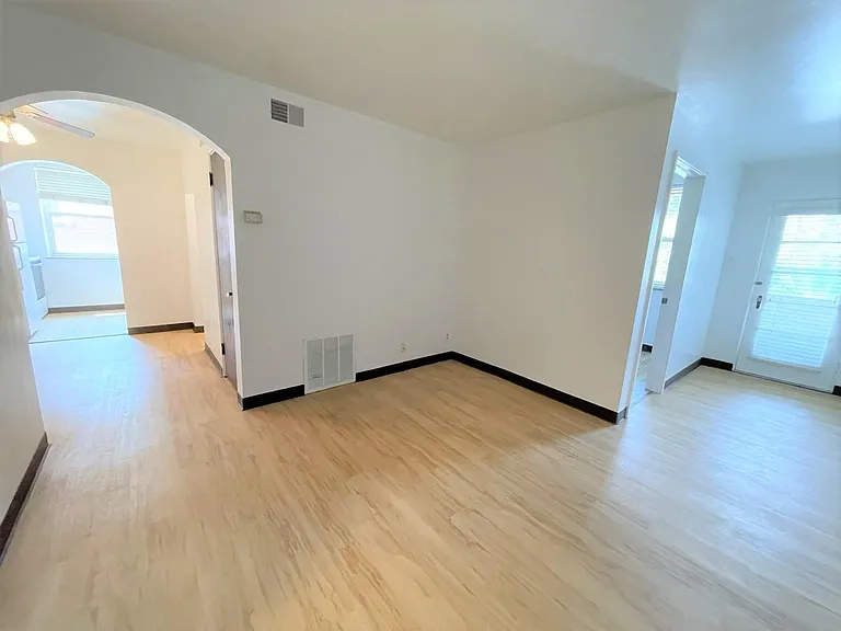 5710 Phillips Ave #A9 — Photo 37
