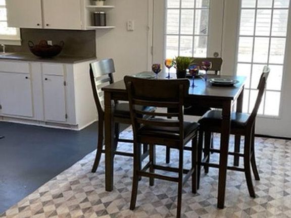 4th image of 7115 Devonshire Cir