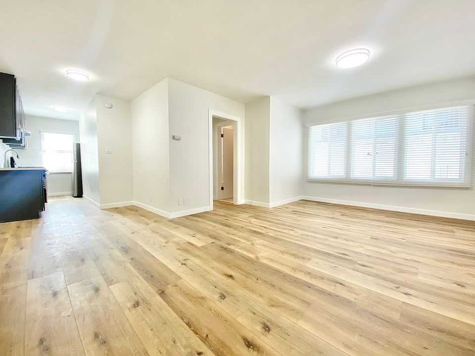 1st image of 515 S Saint Andrews Pl #36