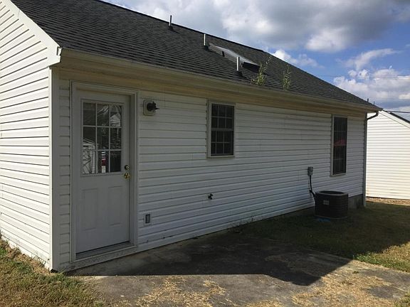 2nd image of 2214 Mount Pleasant Blvd SE