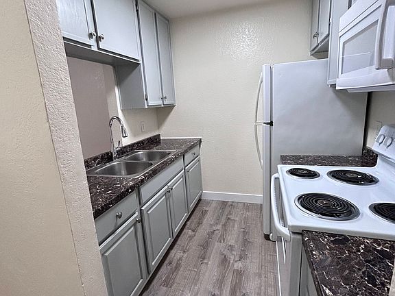 5th image of 4070 Marlborough Ave APT 3
