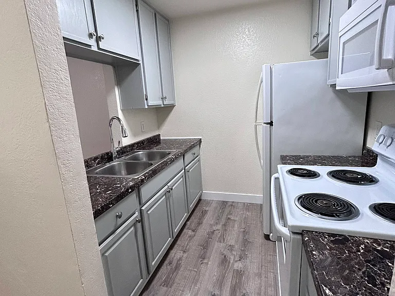 4070 Marlborough Ave #3 — Photo 5