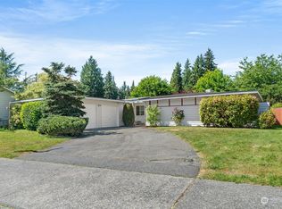 16224 NE 18th St, Bellevue, WA
