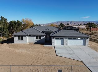 10409 9th Ave, Hesperia, CA 92345