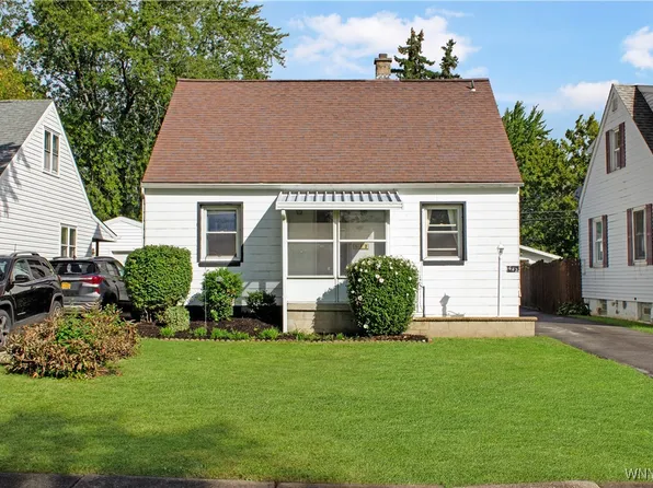 642 Emerson Dr, Amherst, NY 14226