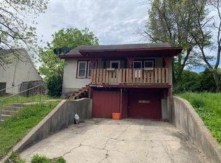 1104 Laramie St, Atchison, KS 66002