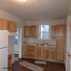 4th image of 530 S Richard St