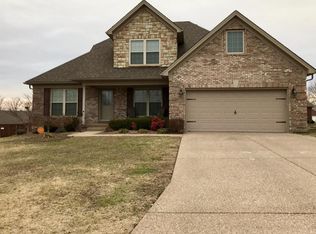 3202 Rolling Oak Blvd, Louisville, KY 40214