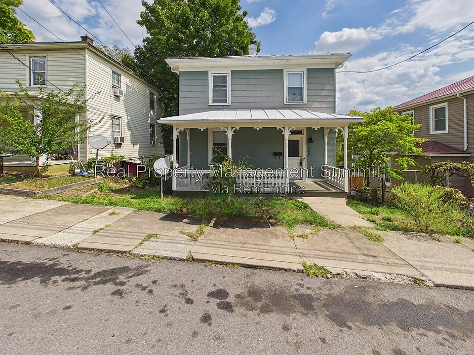 523 Marquis St