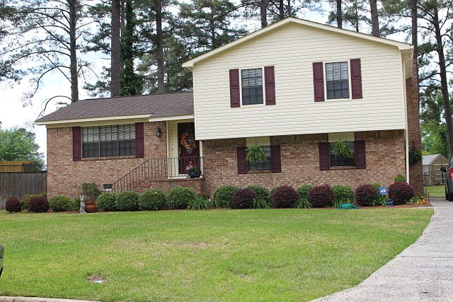 1st image of 155 Greenwood Dr