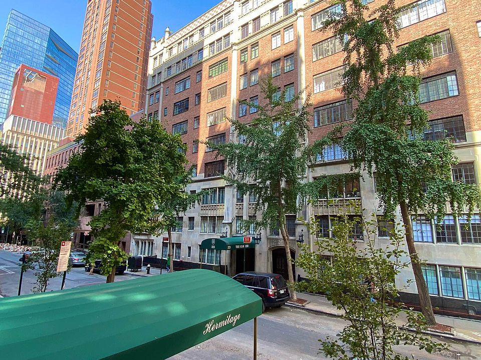 1st image of 330 E 43rd St APT 701